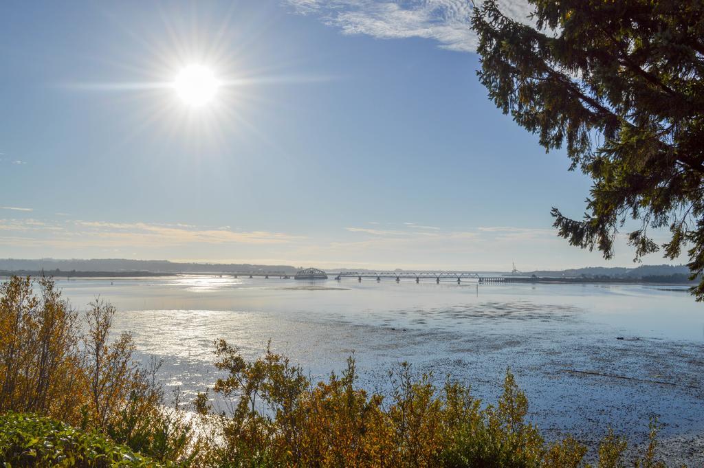 Bay Bridge Motel Норт-Бенд Екстер'єр фото